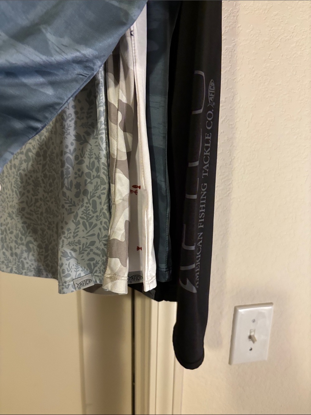 AFTCO small Performance Fishing Shirt bundle - Picture 7 of 7